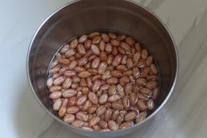 凉拌五香花生豆的做法 步骤2