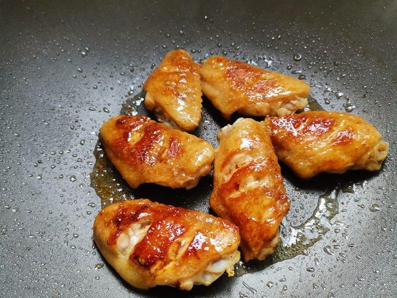 懒人鸡翅新做法：葱椒奥尔良烤翅的做法 步骤2
