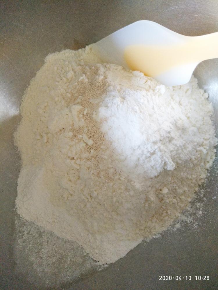纯奶手撕吐司的做法 步骤1