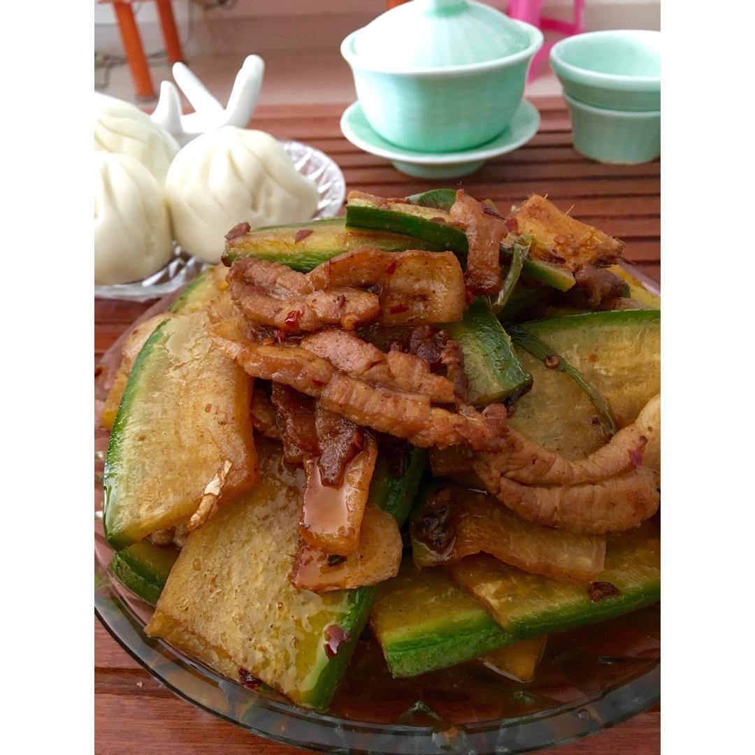 青萝卜炒肉