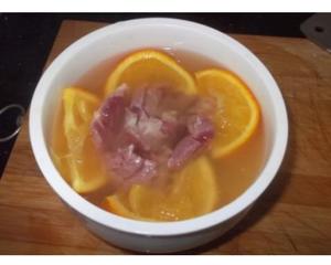 止咳良方 橙子炖瘦肉的做法 步骤3