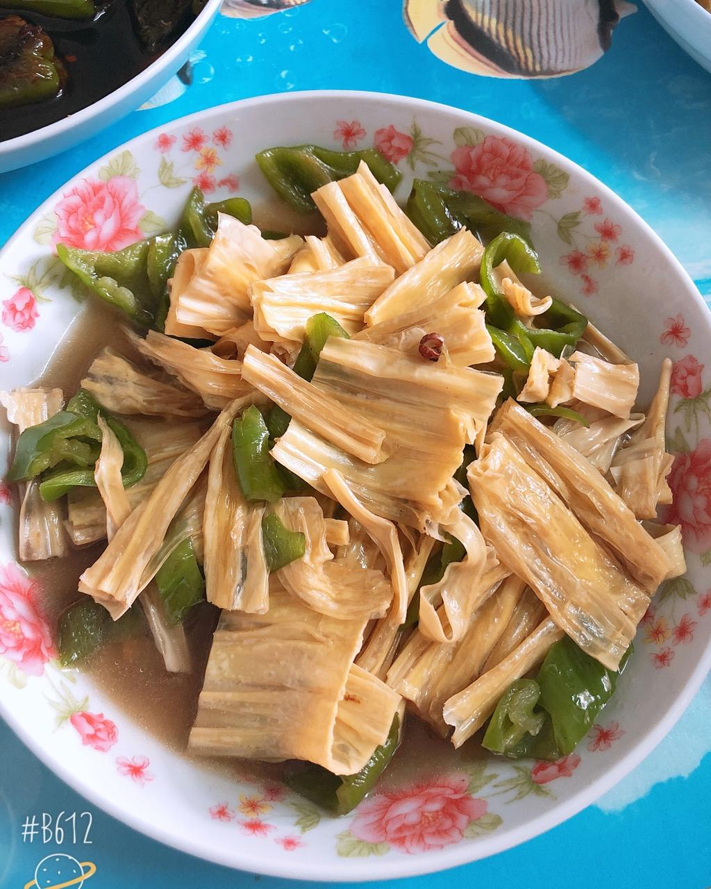 青椒炒腐竹