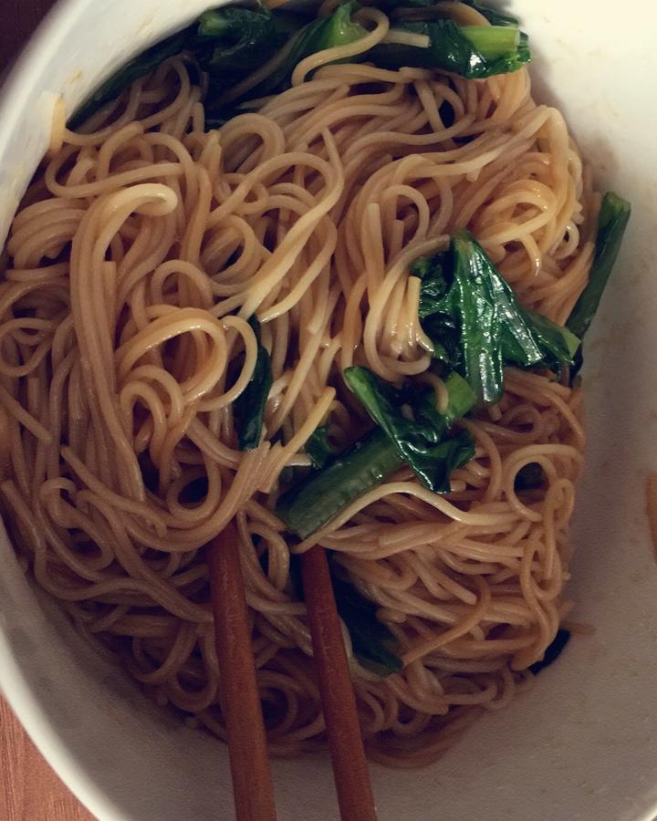 10分钟搞定的一碗葱油拌面