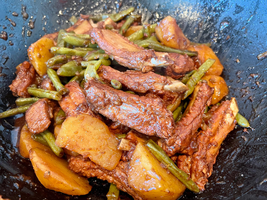 硬菜代表--排骨炖豆角土豆（豆角焖面胚子）