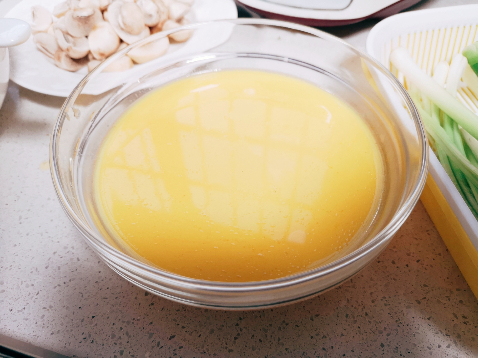 布丁般嫩滑的瑶柱蒸水蛋的做法 步骤4