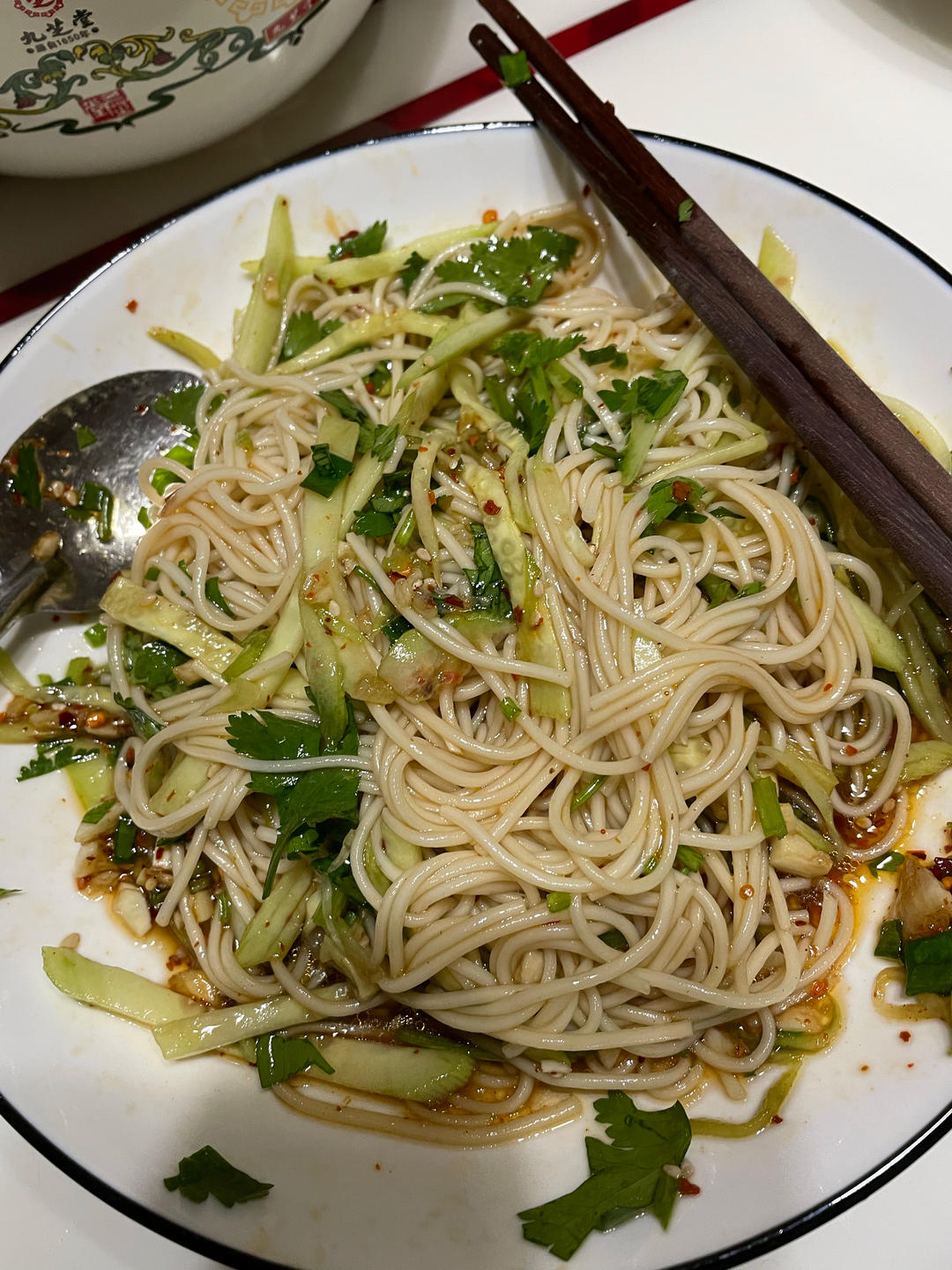 酸辣凉拌面