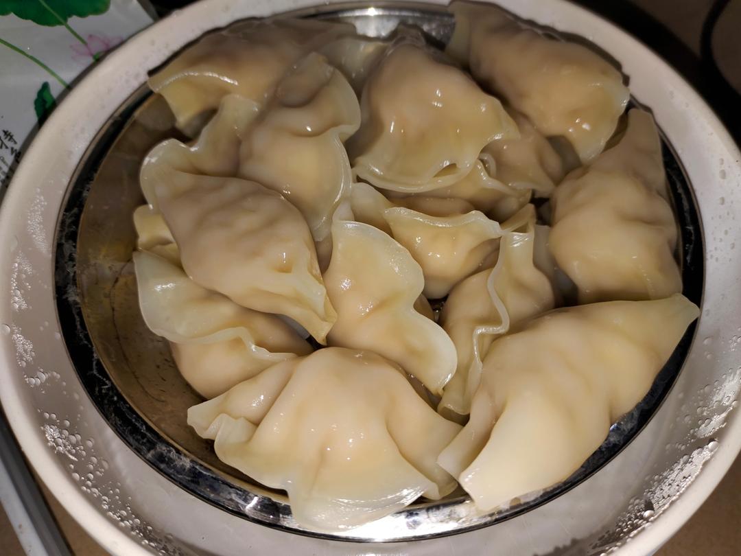 开水蒸饺子