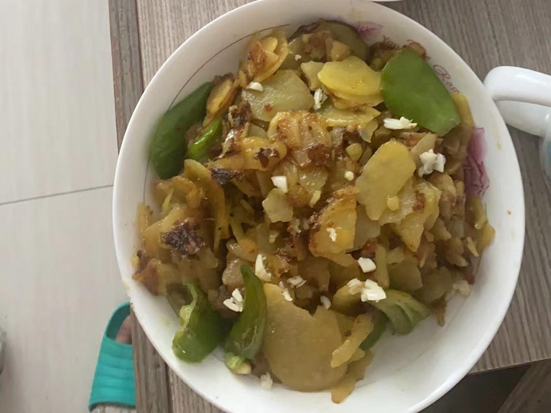 土豆片炒辣椒