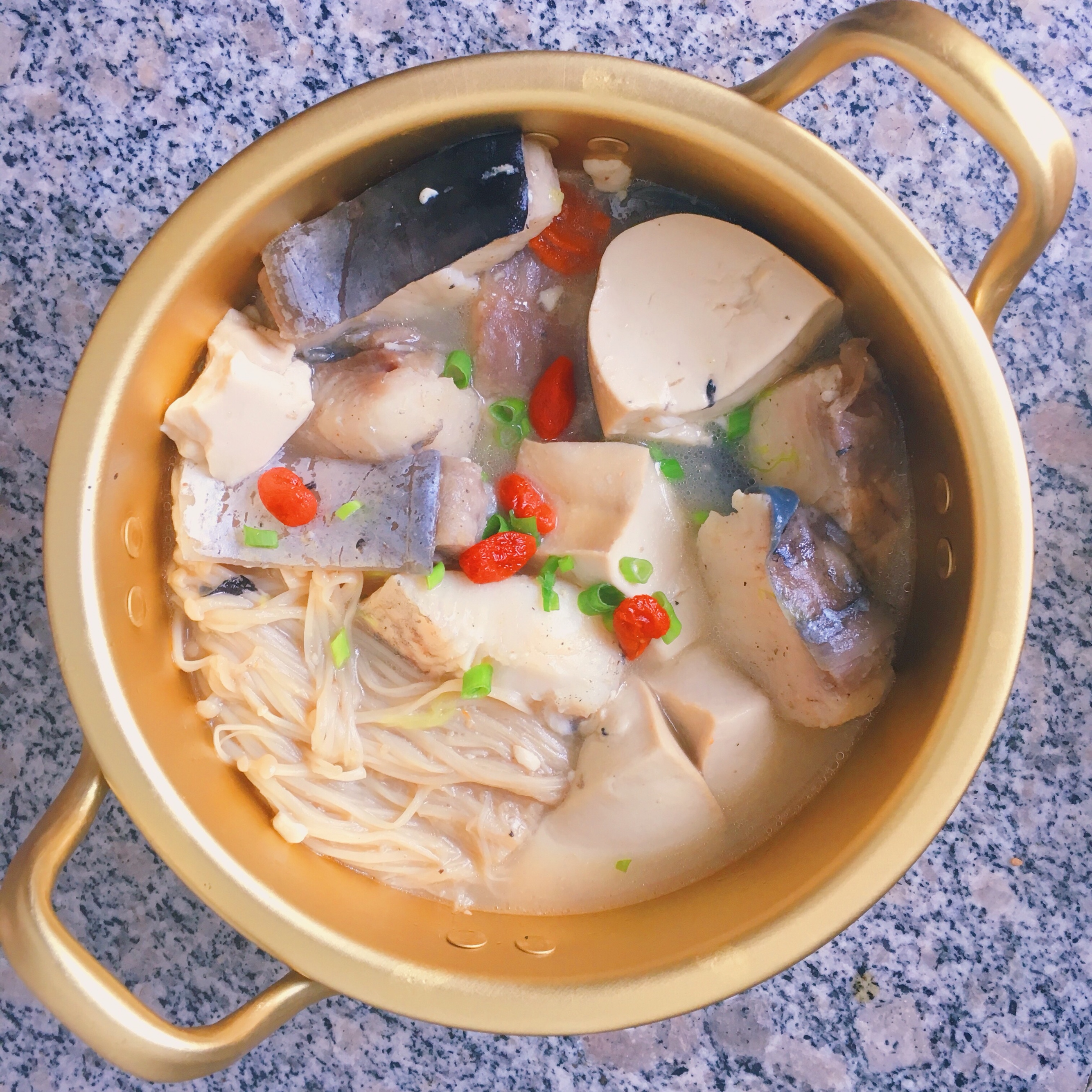 『减脂一人食』之巴沙鱼炖豆腐汤的做法