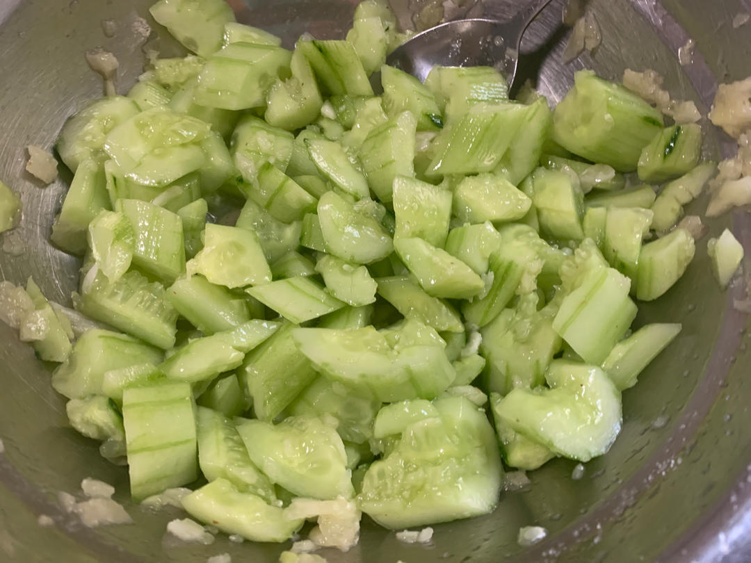 拍黄瓜  凉菜  拌皮冻