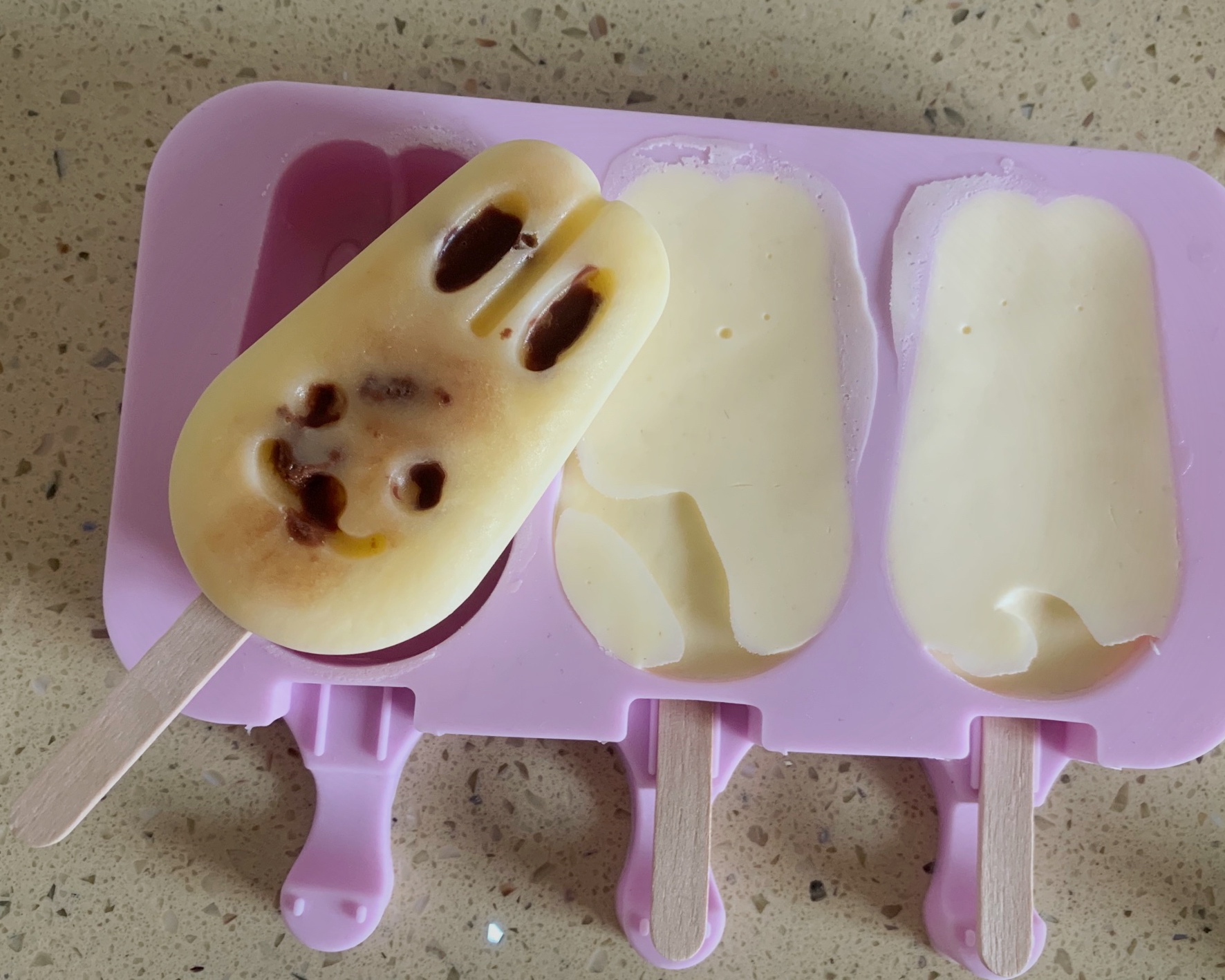 牛奶雪糕冰淇淋🍦➕酸奶水果冰淇凌🍦的做法 步骤11