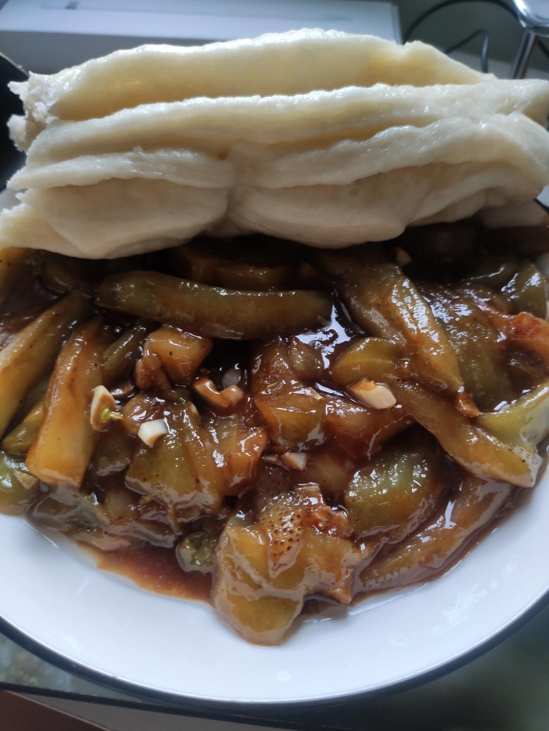红烧茄子（佐西红柿尖椒）