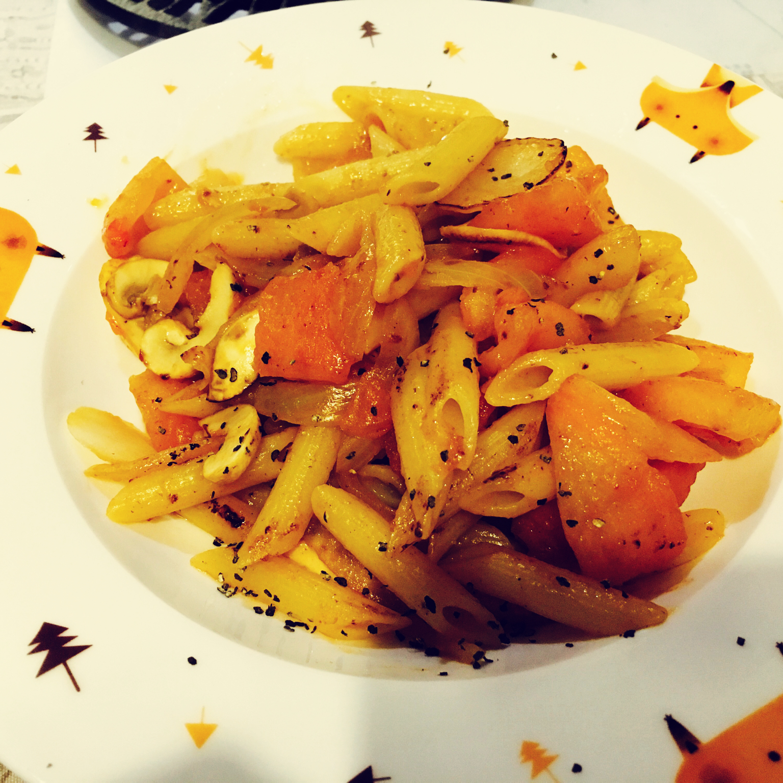 素炒意面。通心粉