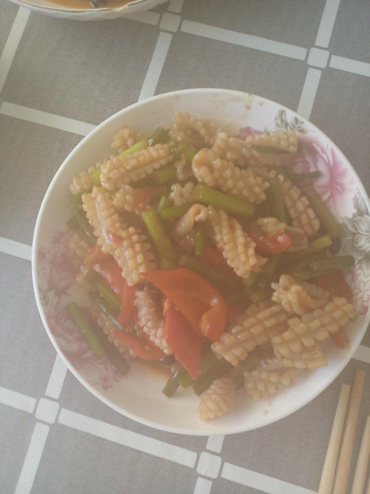 鱿鱼须炒蒜薹