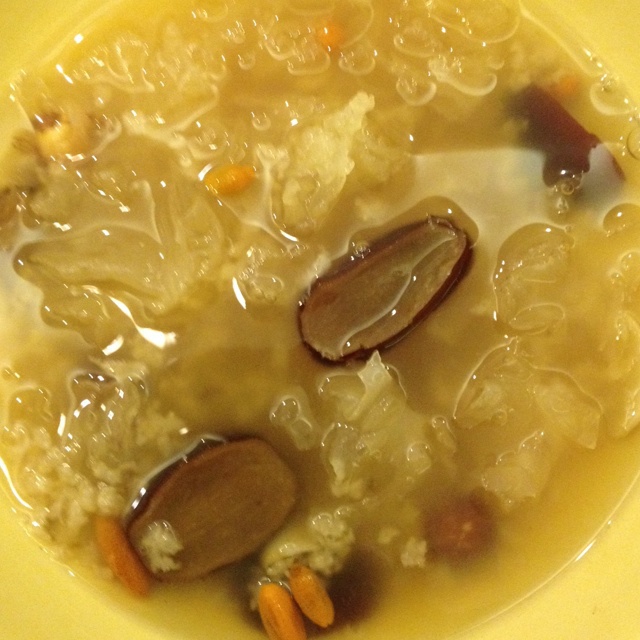 银耳莲子百合粥