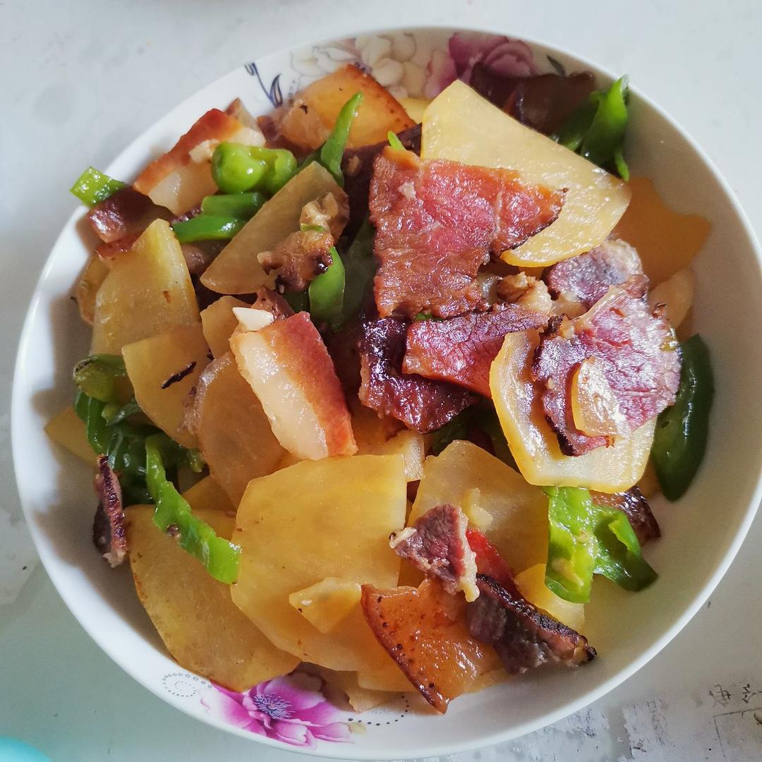 快手菜：腊肉土豆片