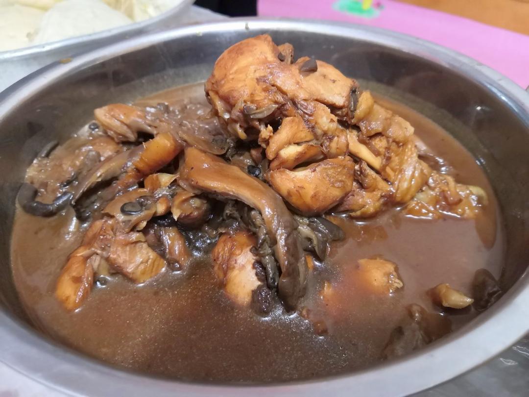 家常蘑菇炖鸡腿