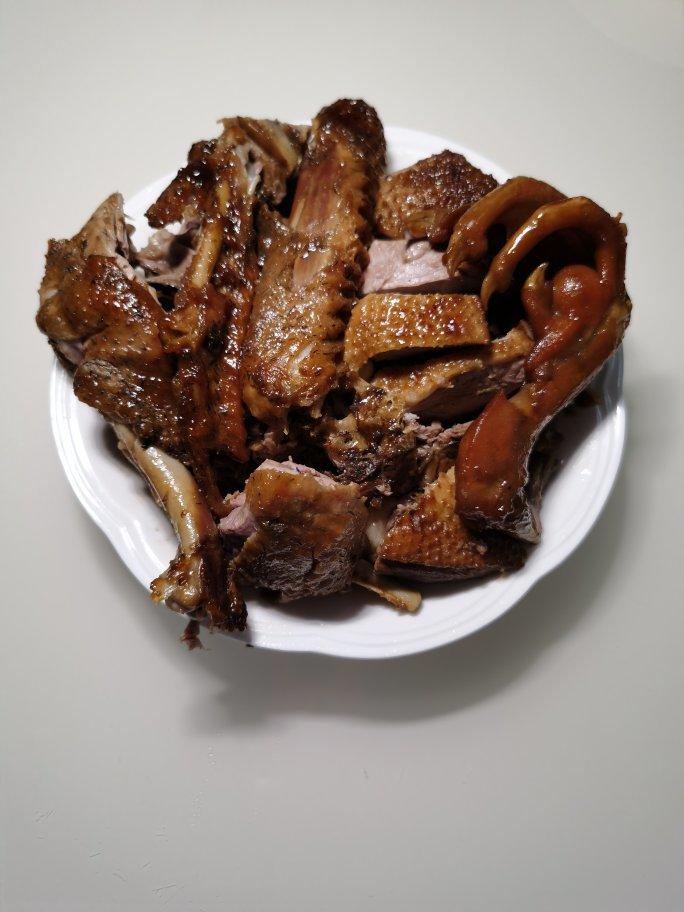 肉香扑鼻酸甜可口的五味鸭