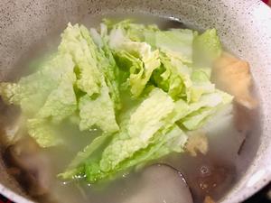 鸡蛋平菇白菜汤的做法 步骤4