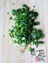 韭菜剁辣椒的做法 步骤1