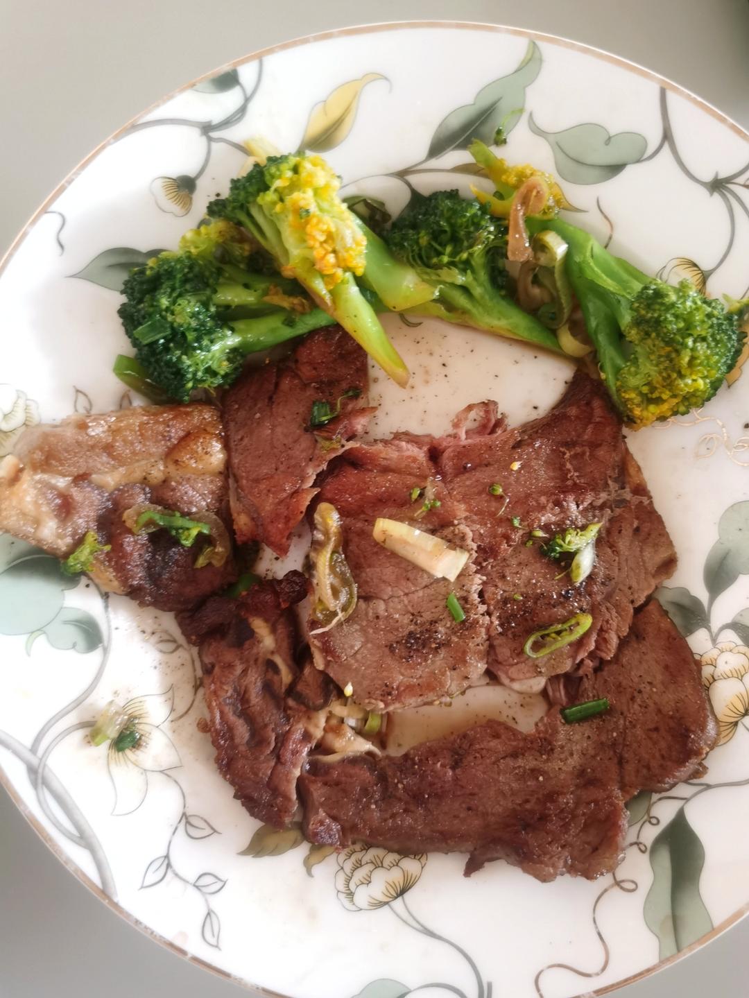 黑椒牛排