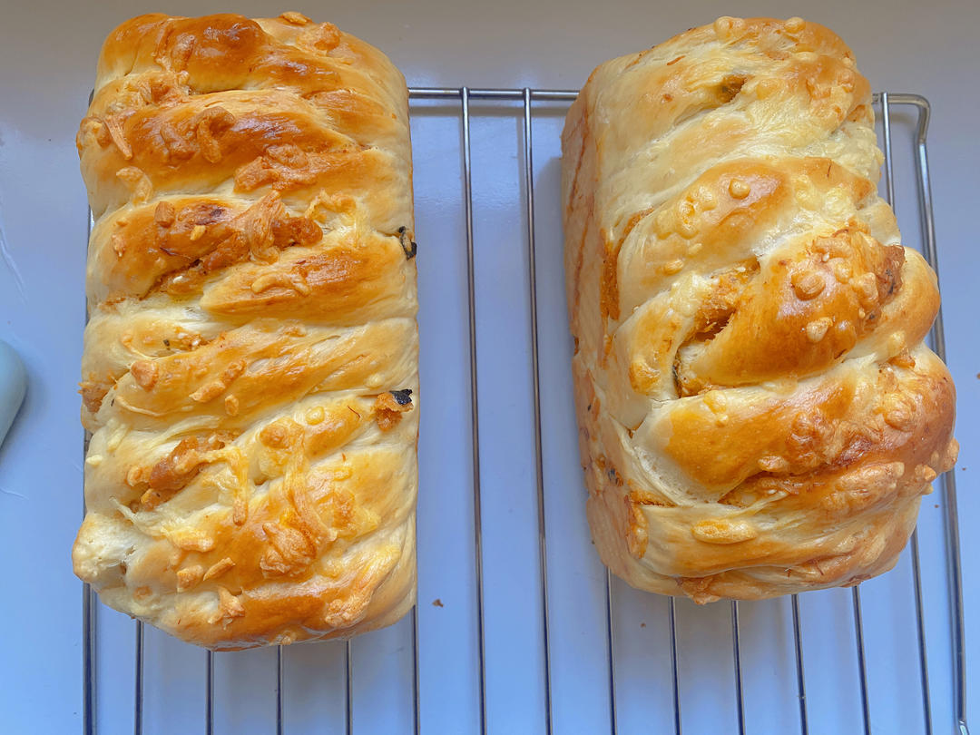 咸蛋黄肉松吐司｜超好吃｜超满足