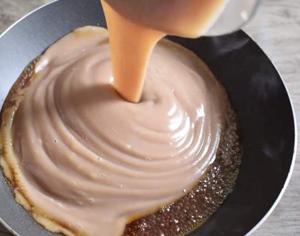 摩卡焦糖板栗蒙布朗蛋糕卷的做法 步骤3