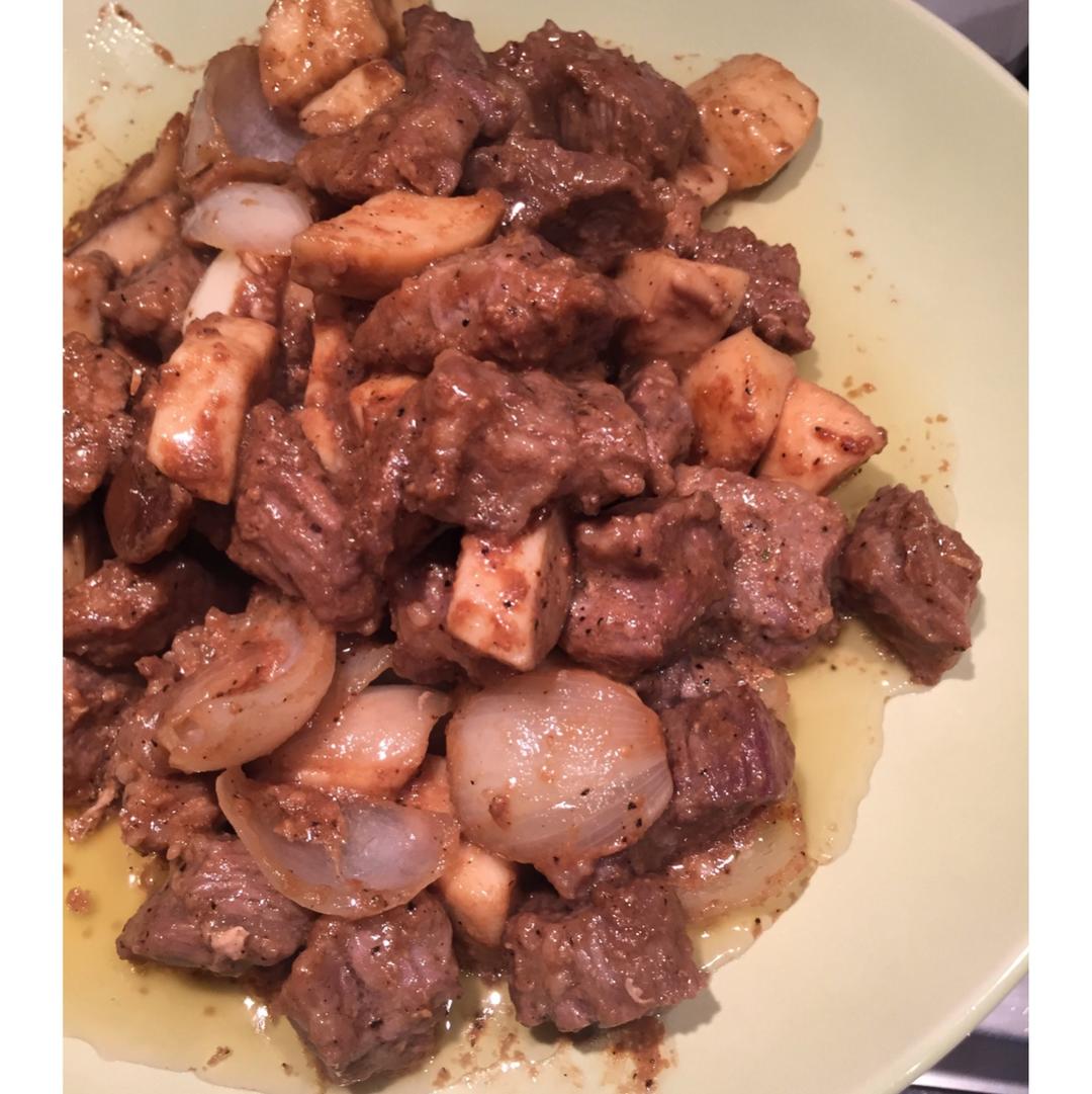 黑椒年糕牛肉粒