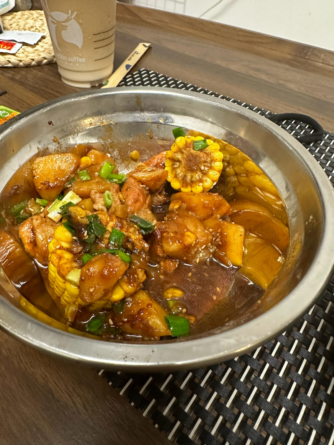 鸡腿肉炖土豆