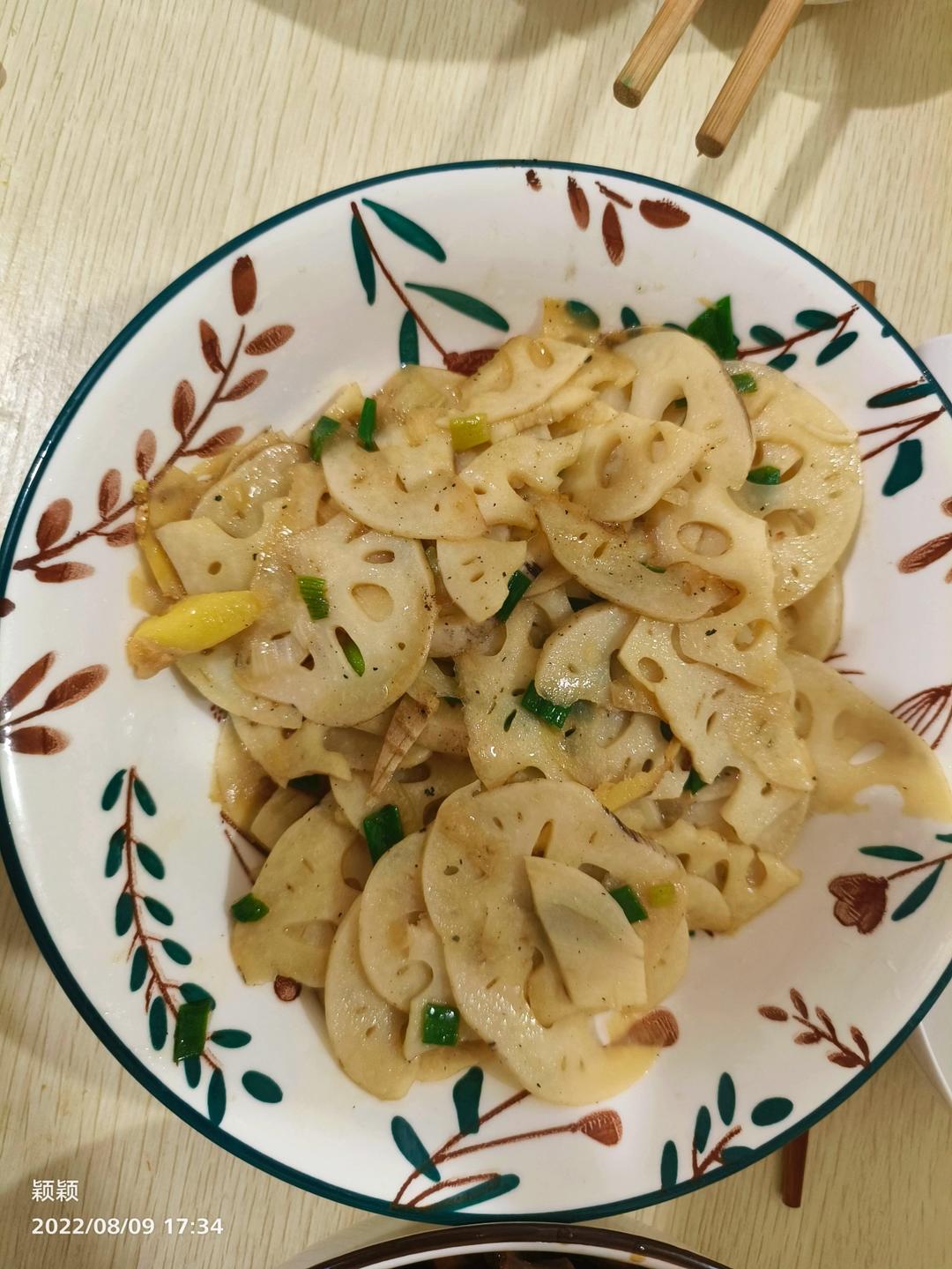 全家都爱吃的清炒藕片😋