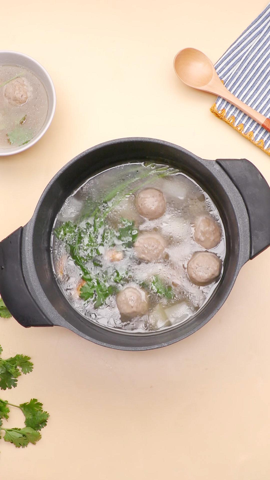 牛肉丸萝卜汤的做法