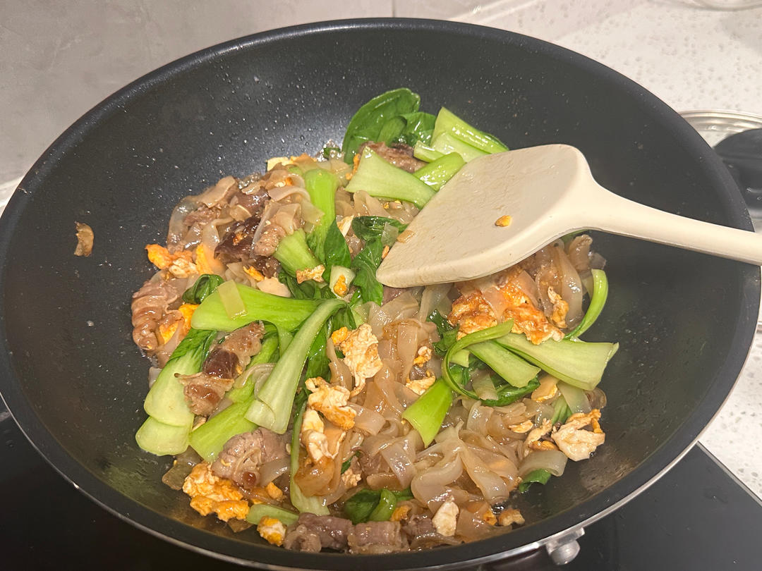 路边摊的炒河粉