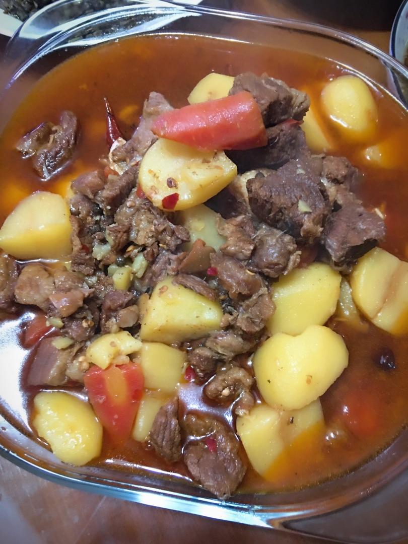 胡萝卜土豆烧牛腩