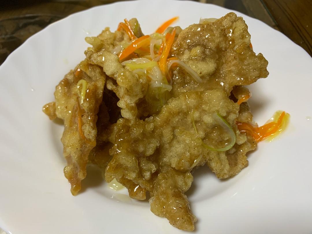 厨师长教你：“锅包肉”的家常做法，色泽金黄，口味酸甜！