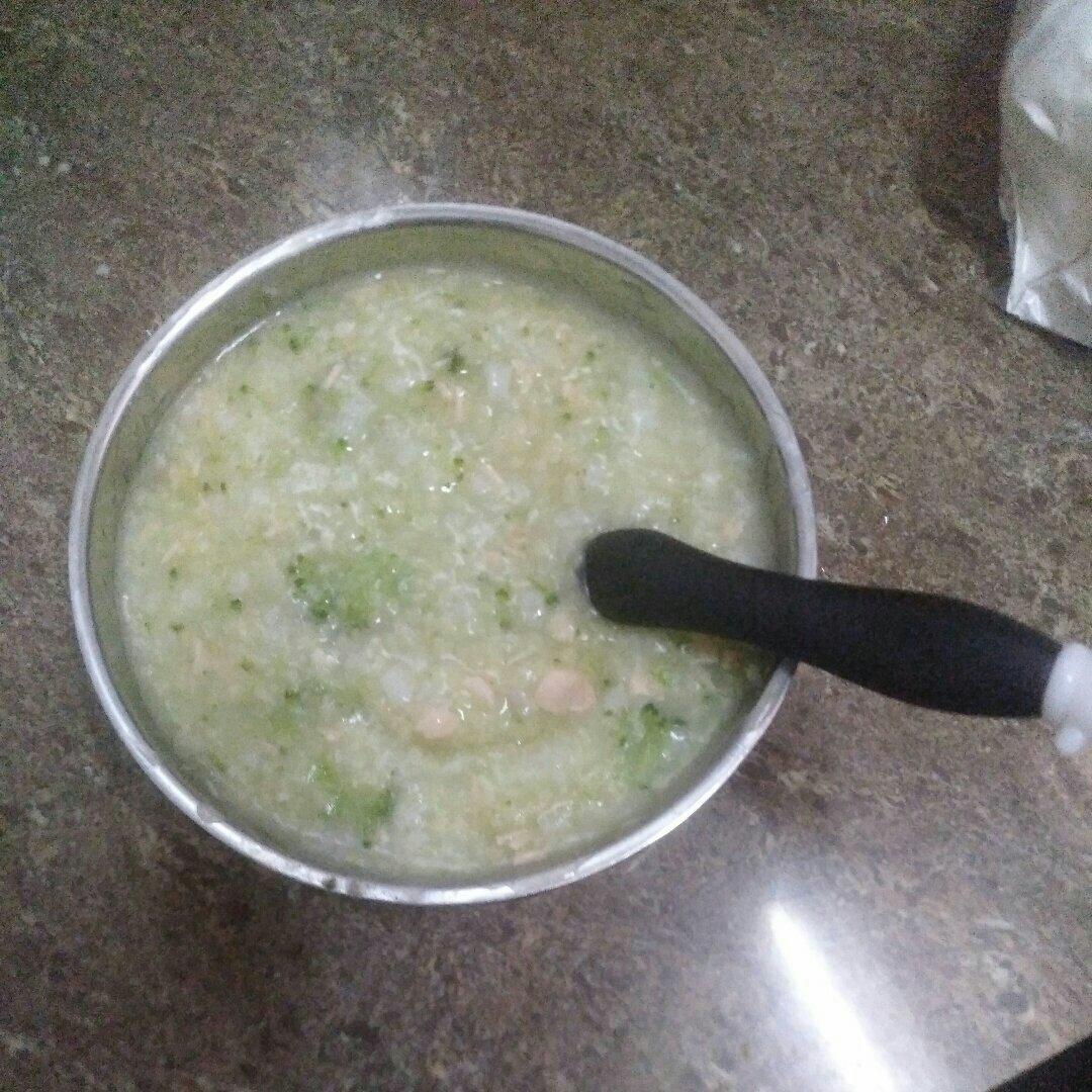 三文鱼西兰花粥 宝宝辅食