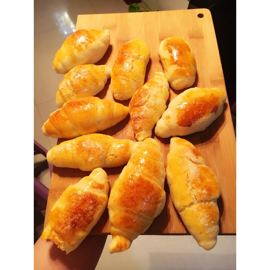宝宝辅食：软萌黄油卷