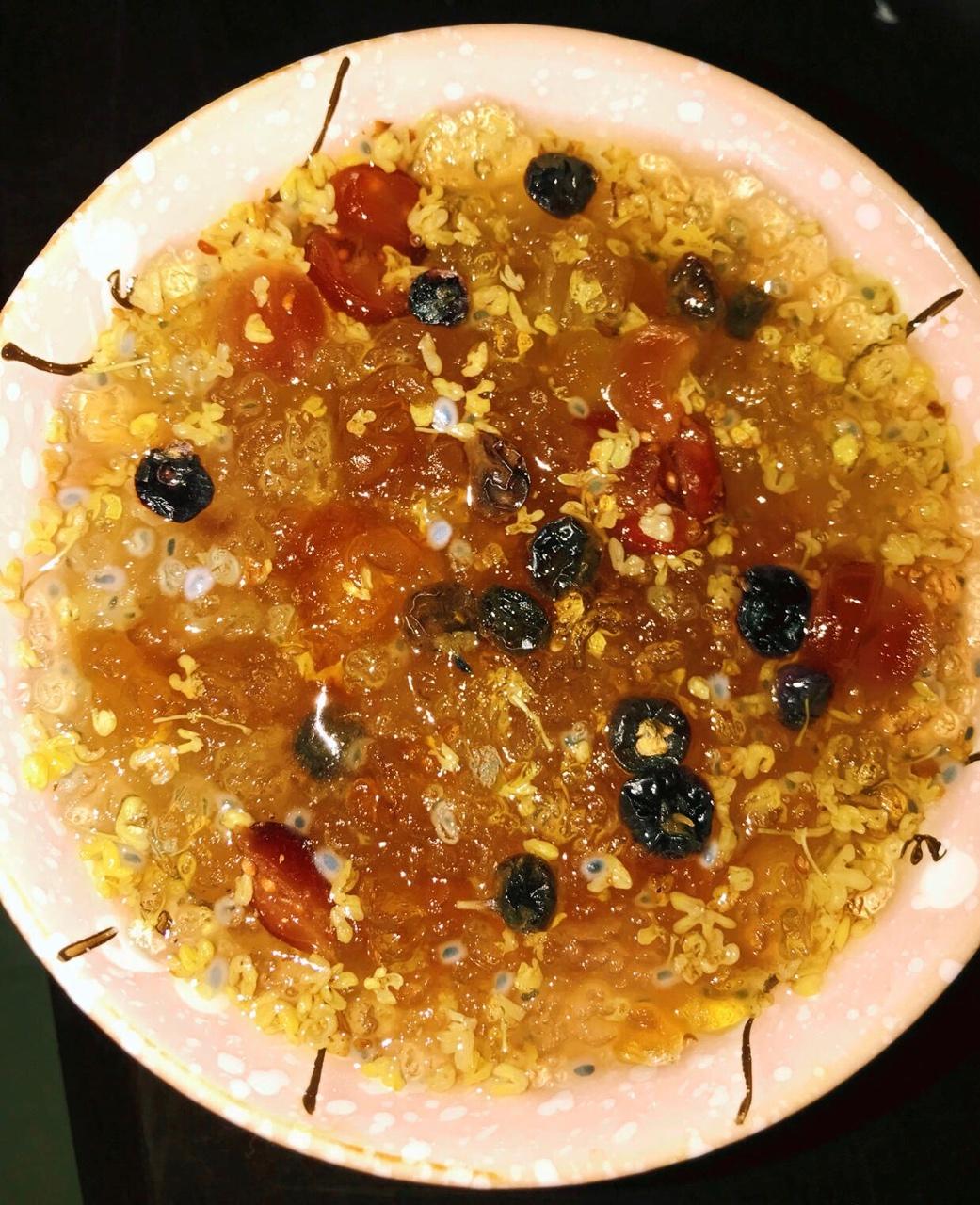 桃胶雪燕皂角米营养炖品