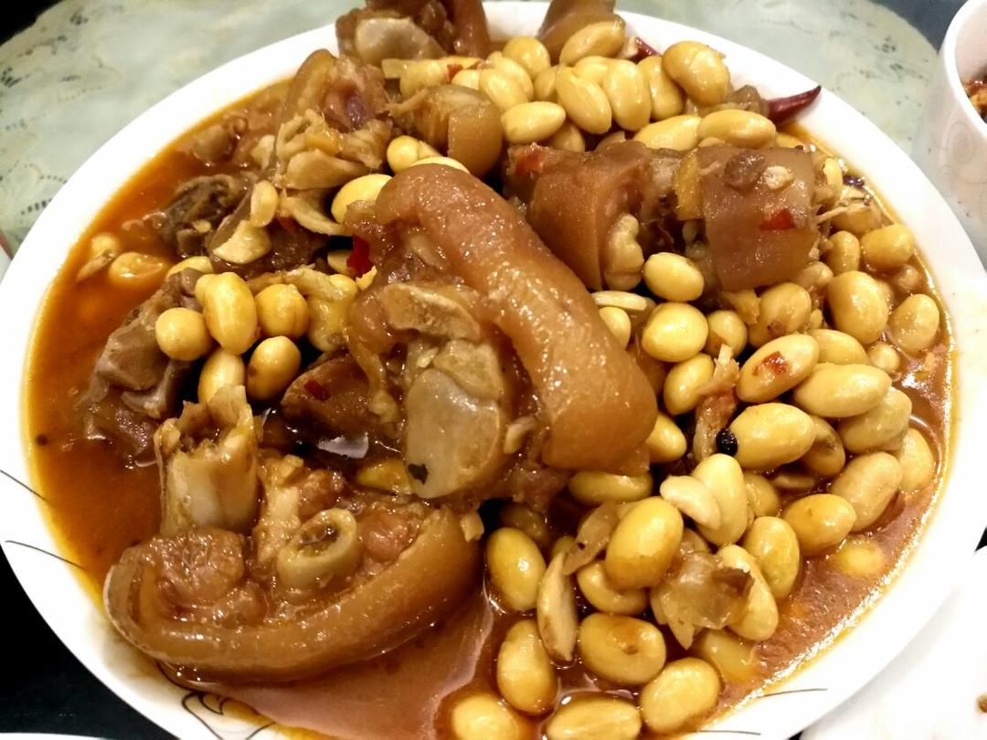 黄豆焖猪手