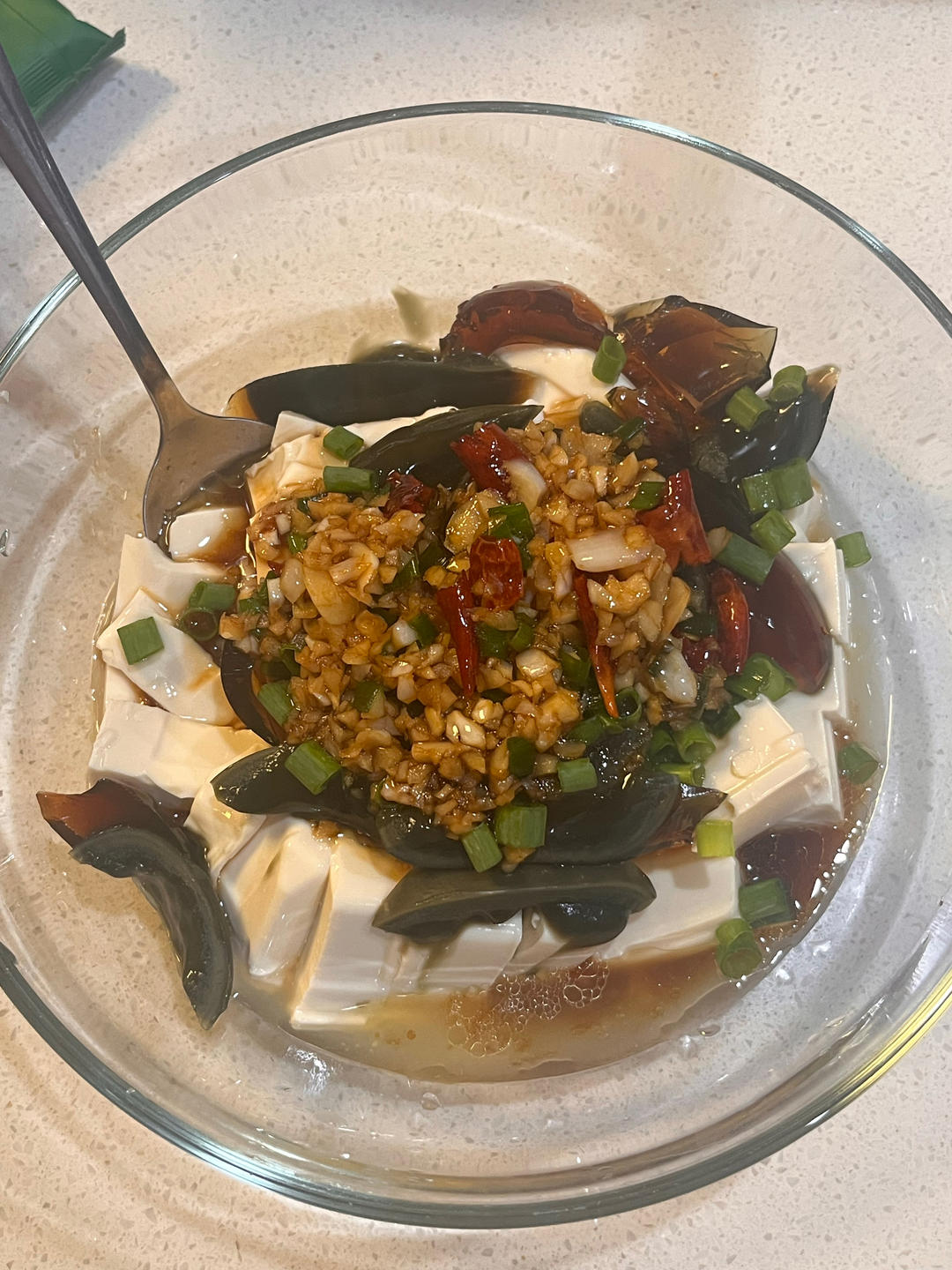 皮蛋拌豆腐