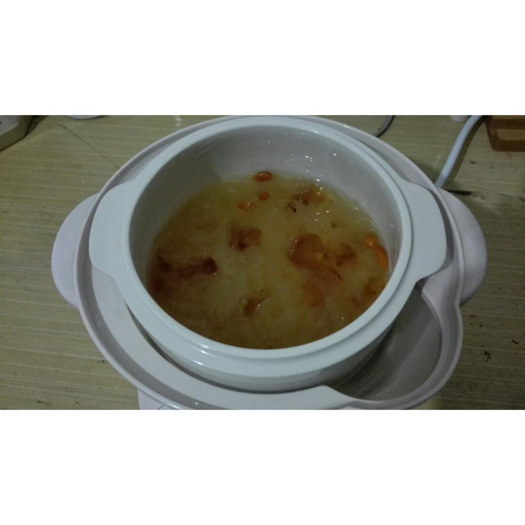 这一碗，只长颜值不长膘！（银耳桃胶皂角米）