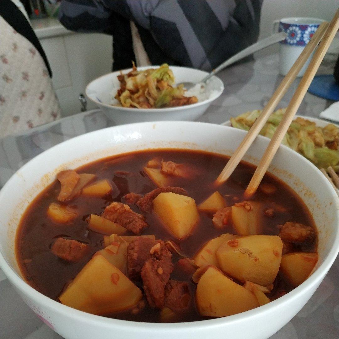 牛肉炖土豆