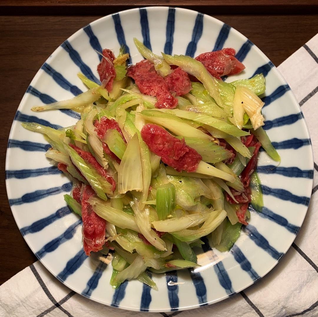 超脆爽的荷兰豆炒香肠