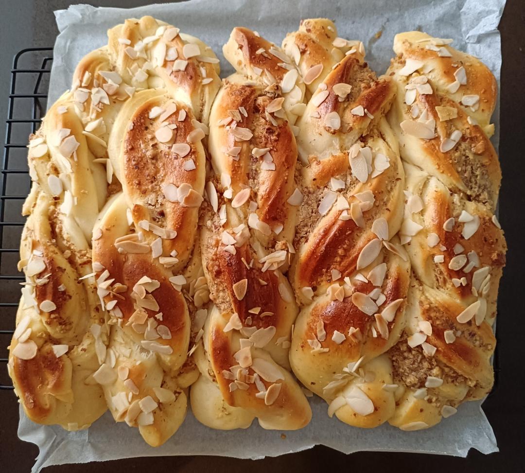 杏仁奶酥面包