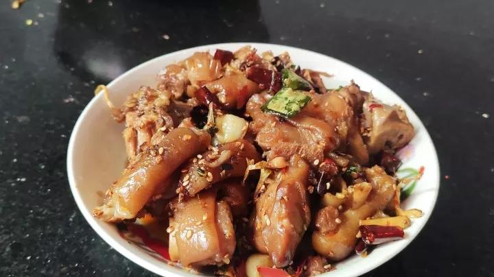 美味的家常菜：红烧猪蹄