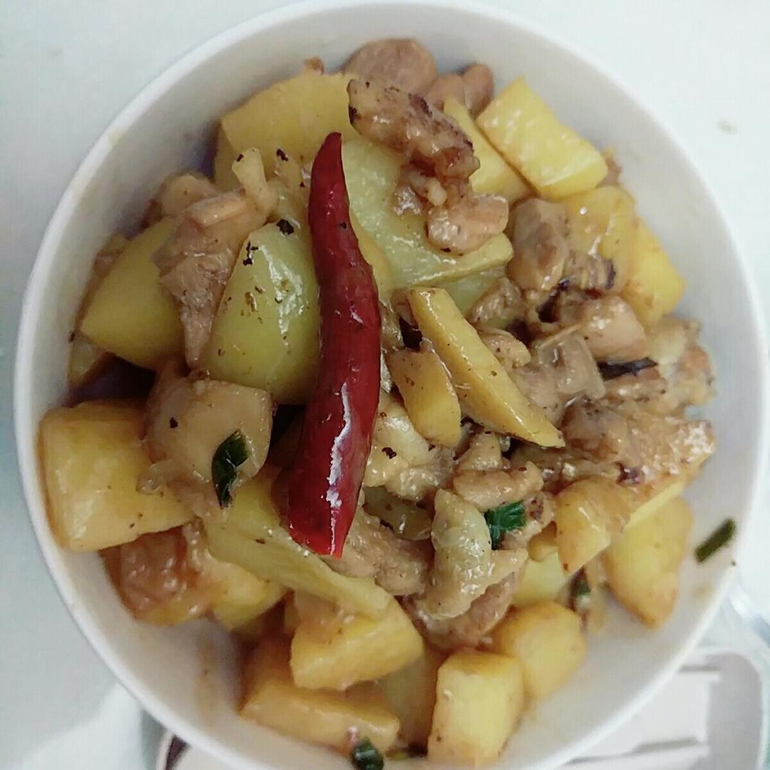 土豆炖鸡块