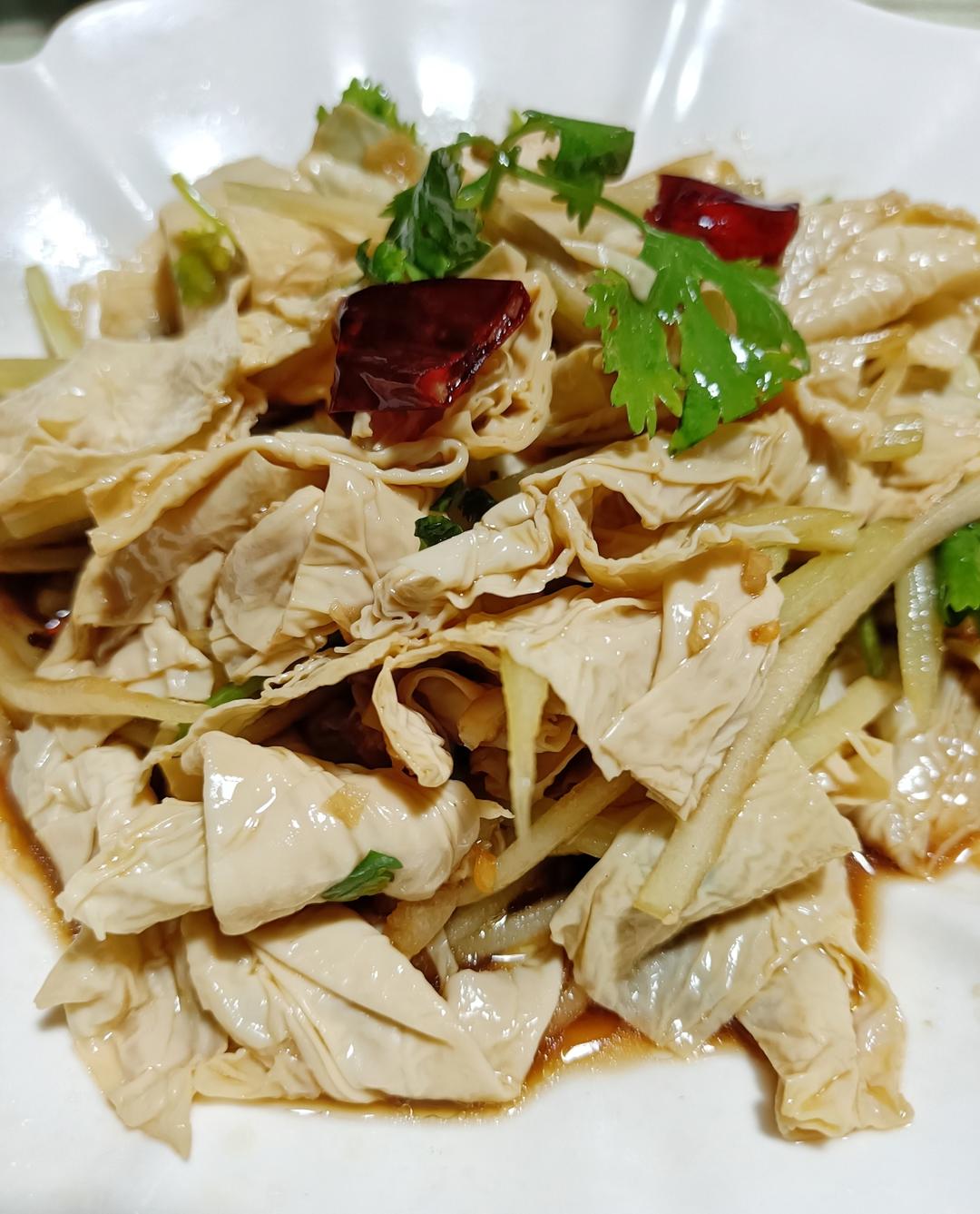 黄瓜拌豆皮
