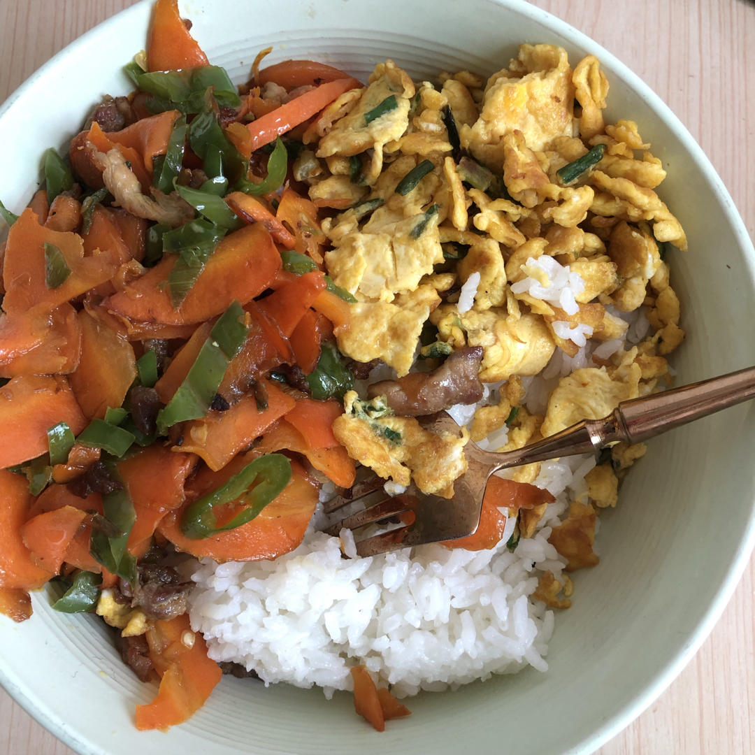 超好吃的胡萝卜片炒肉