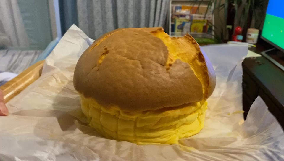 堪比柯基屁股
爆浆芝士🧀古早蛋糕