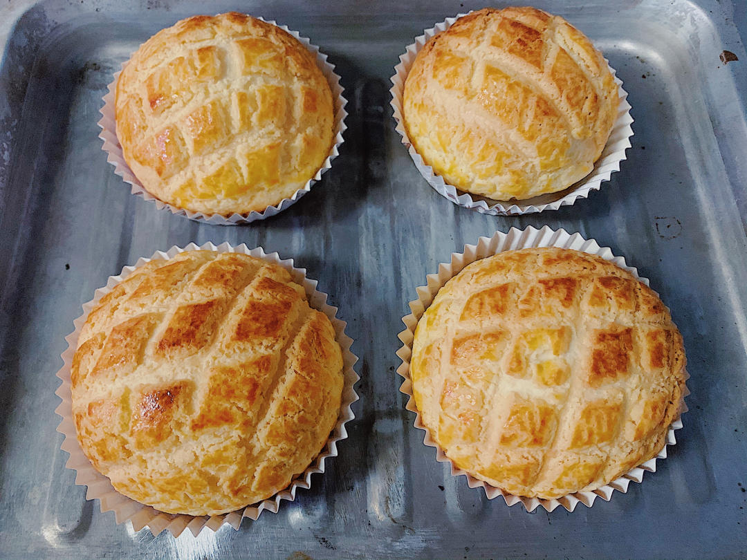 好吃到炸裂的港式菠萝包（附带制作酥皮的小视频）