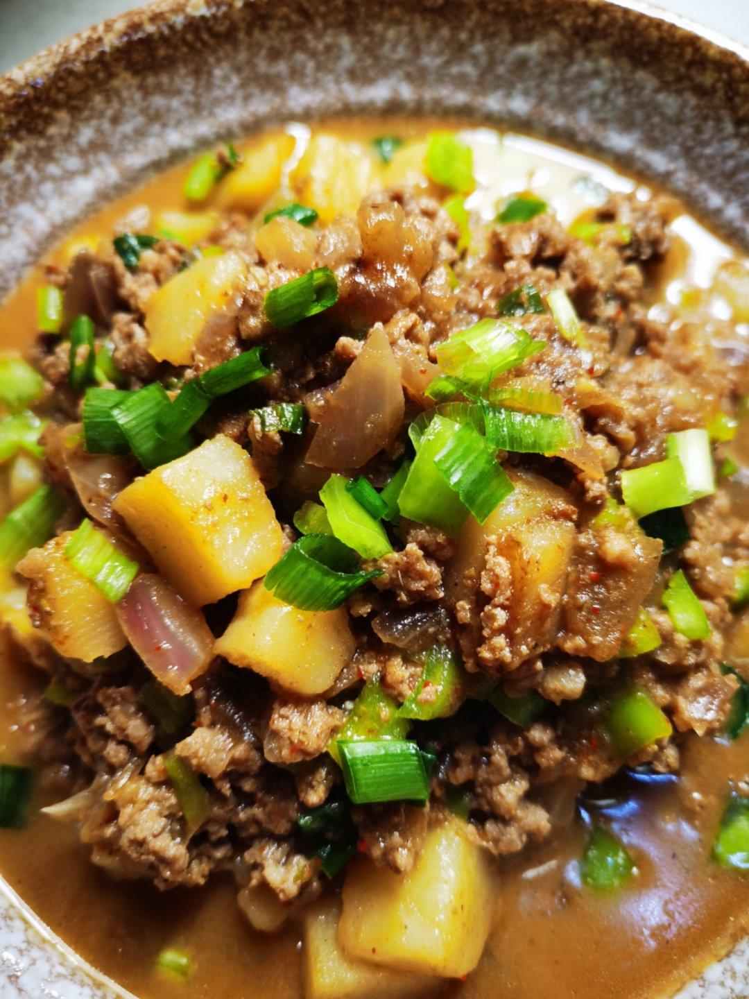 【多汁麻辣牛肉末烧土豆】-15分钟搞定的下饭菜